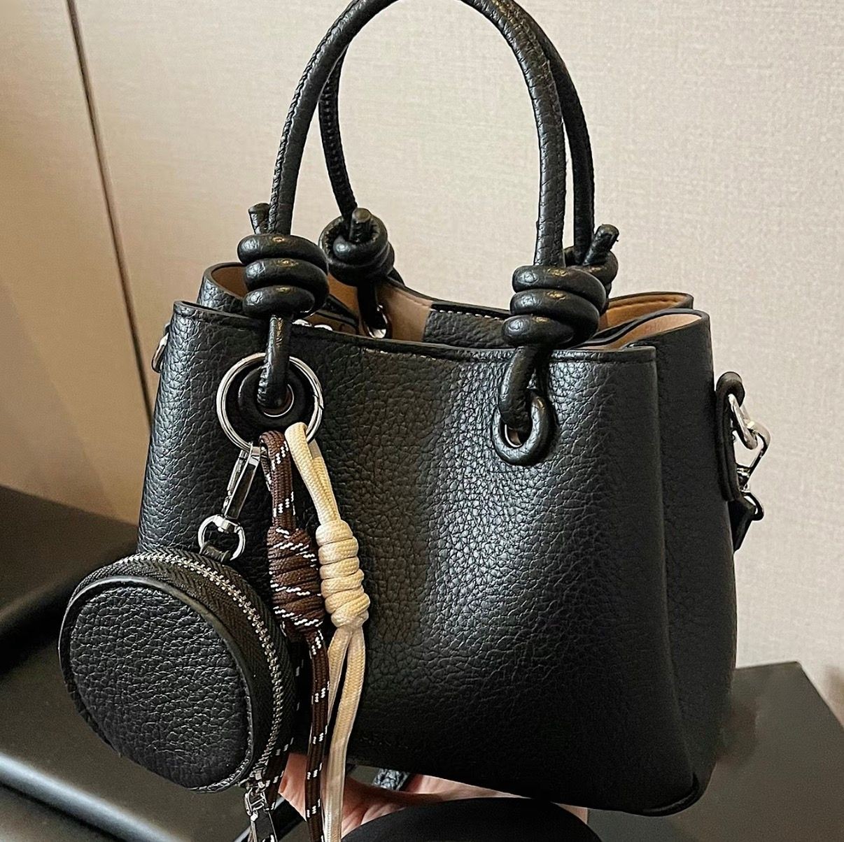 Cute design shoulder bag