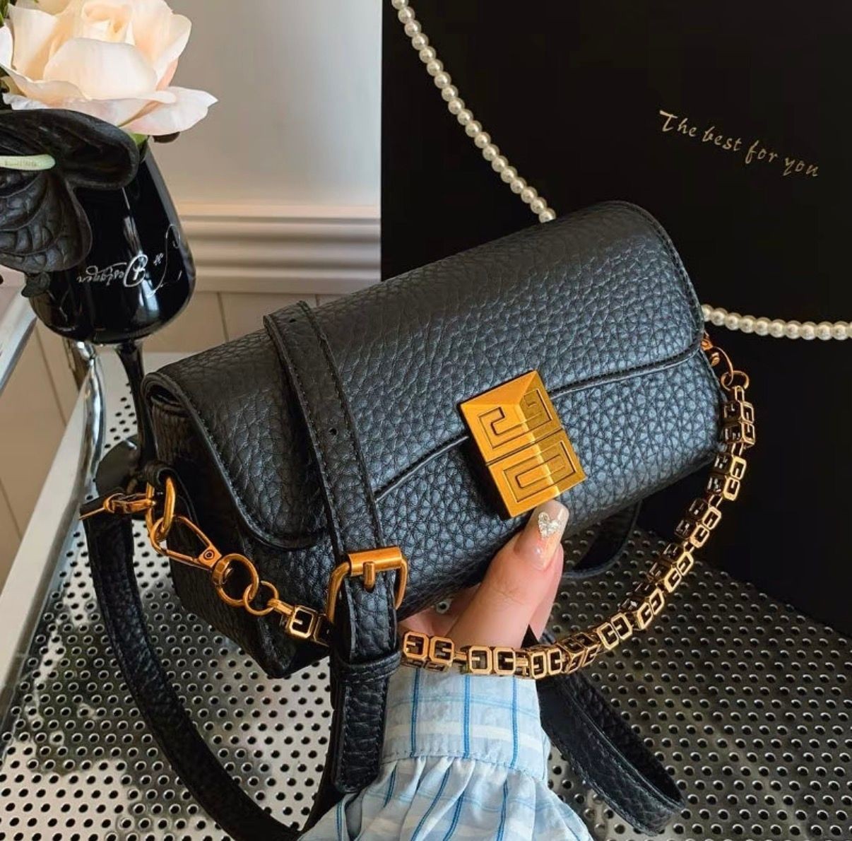 High-end chain shoulder bag
